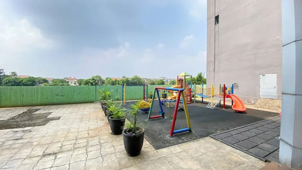 Best Furnished And Homey Studio Nifarro Park Apartment