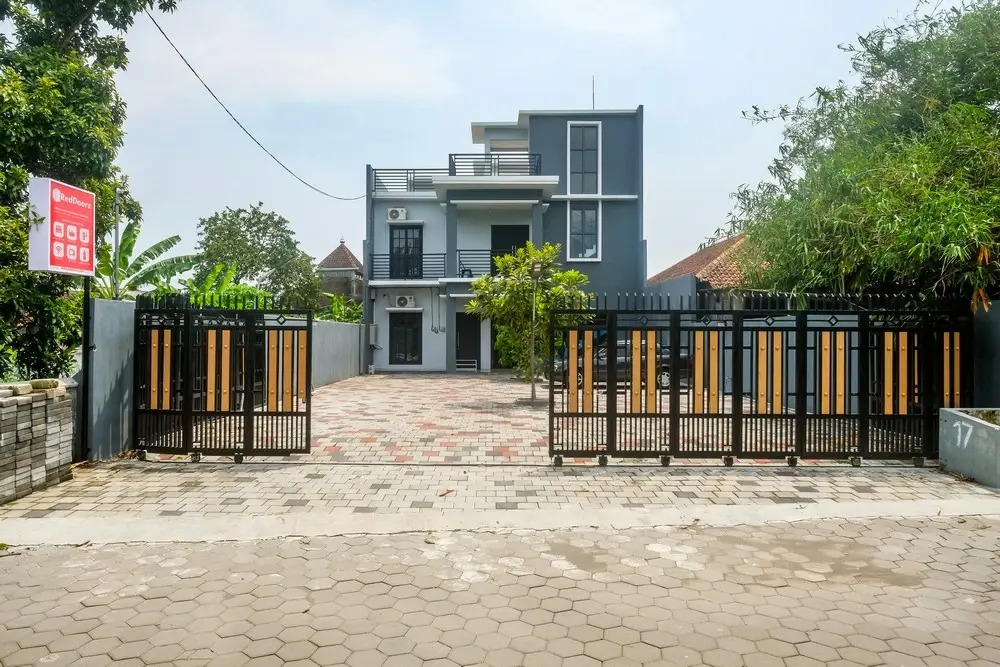 RedDoorz at Griya Athaya Maguwoharjo Yogyakarta