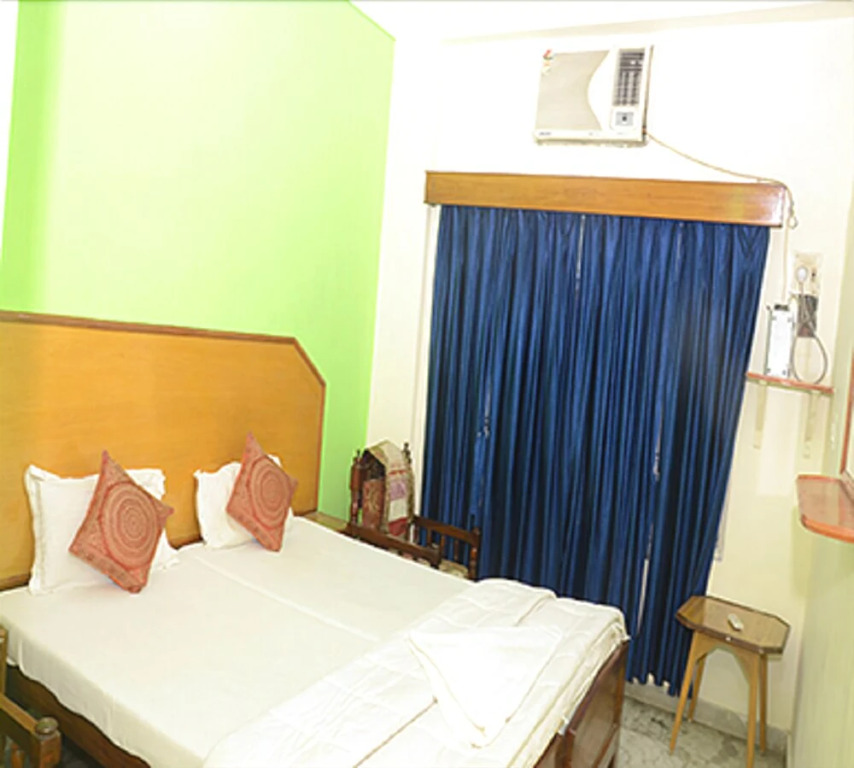 Puja Guest House