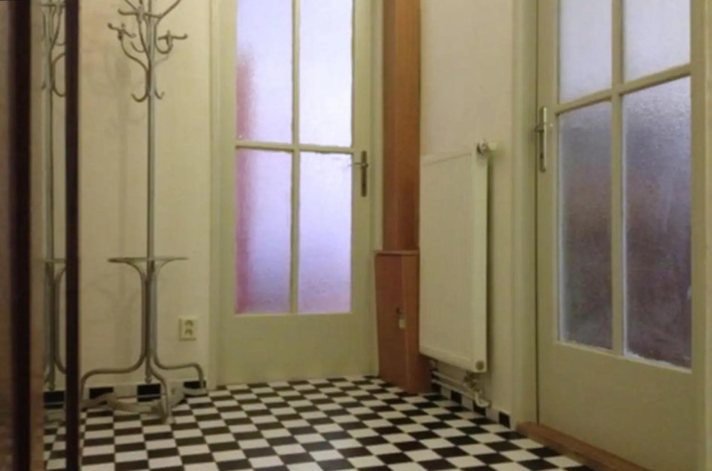Apartment Sedlčanská - You Will Save Money Here - equipped with antique furniture