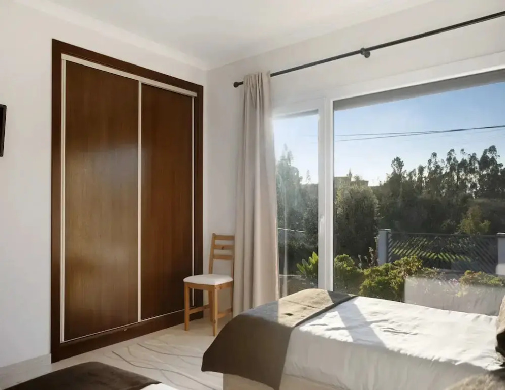 Spacious Villa in Salir de Mato With Private Pool, Terrace