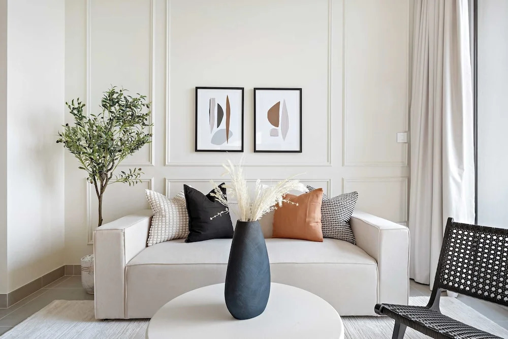 Silkhaus Modern 1 BDR Forte Tower Downtown