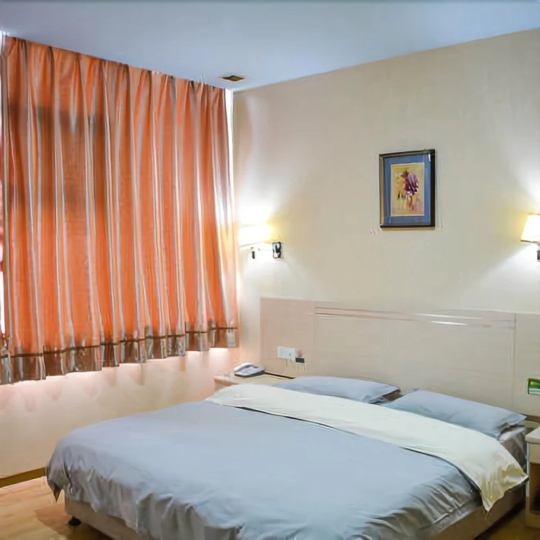 77 Chain Traders Hotel