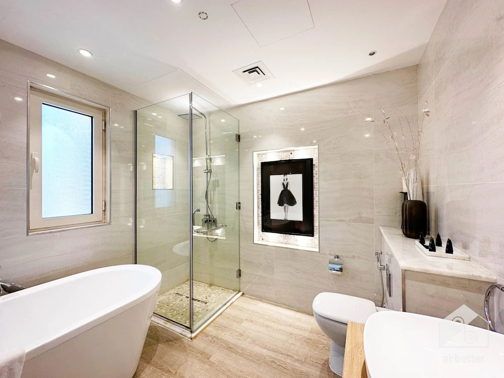 Luxurious Apartment With Iconic Burj View
