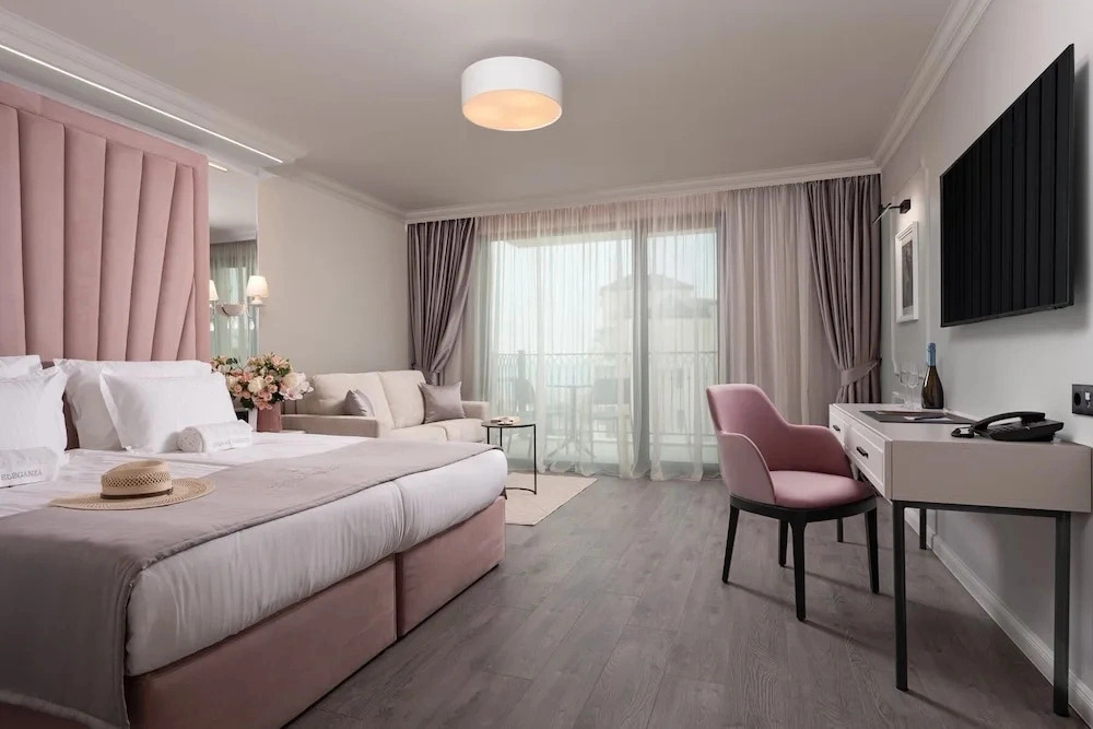 Casa dellELEGANZA Hotel & Event Hall, Mineral Pools & Private Beach