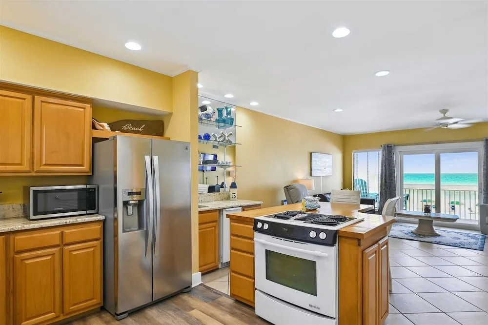 Sandpiper Cove 1157 2 Bedroom Condo by RedAwning