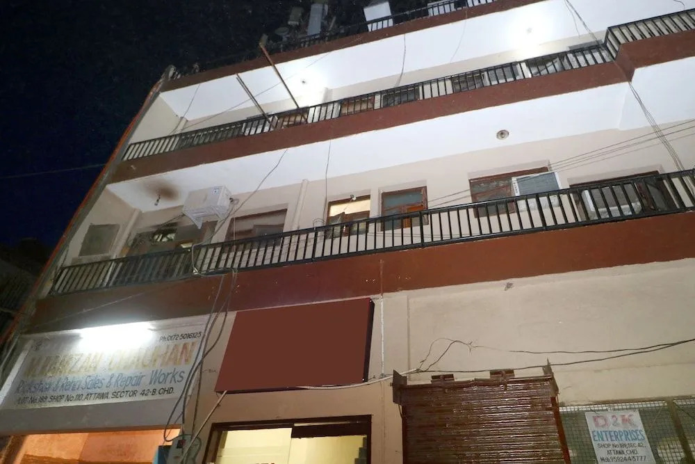 OYO 41743 Hotel Silver