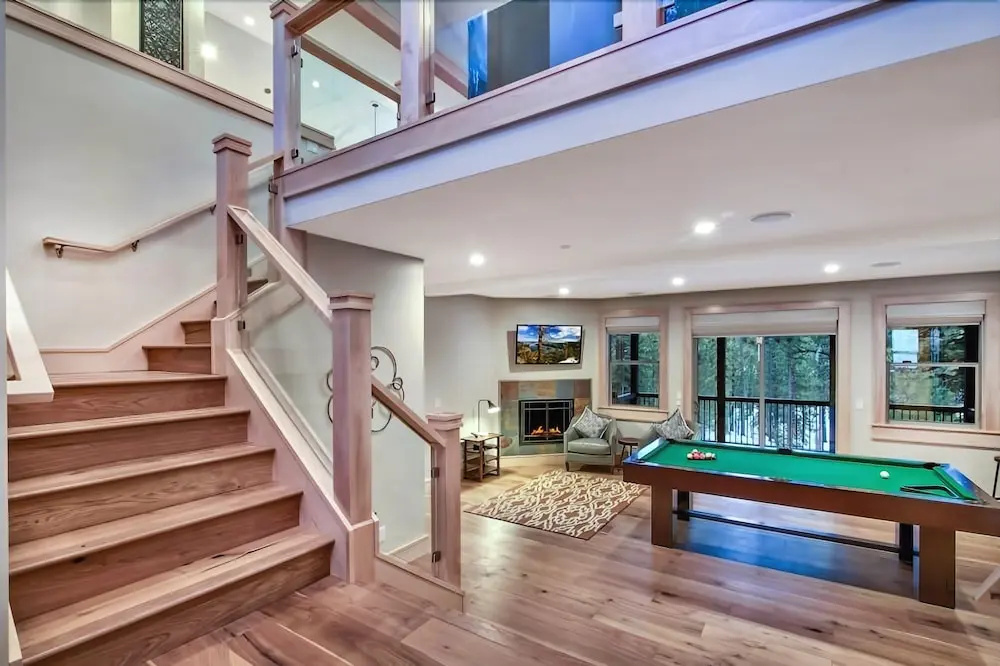 Redwood Lodge 7 Bedrooms 5.5 Bathrooms Home
