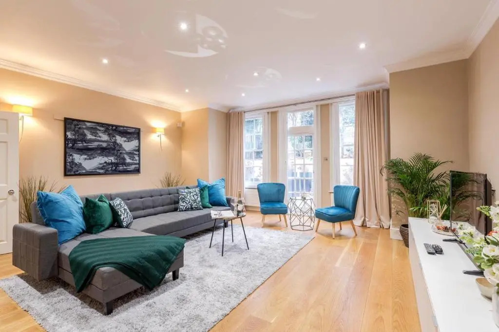Luxurious Central Kensington Apartment