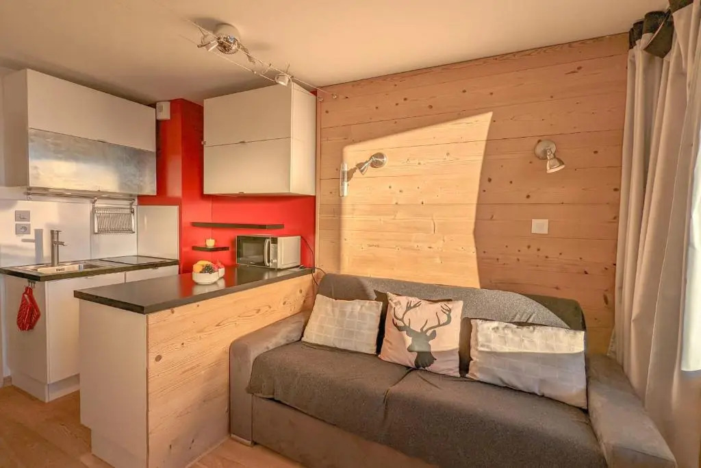 Nice cosy studio with balcony at the heart of L'Alpe d'Huez - Welkeys