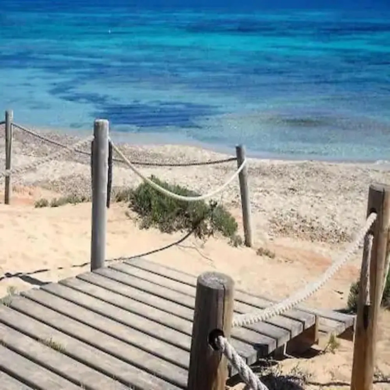 Meridium Apartments & Beach Club