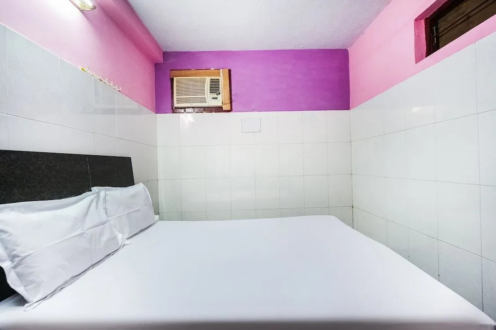 SPOT ON 45468 Kumarans Inn