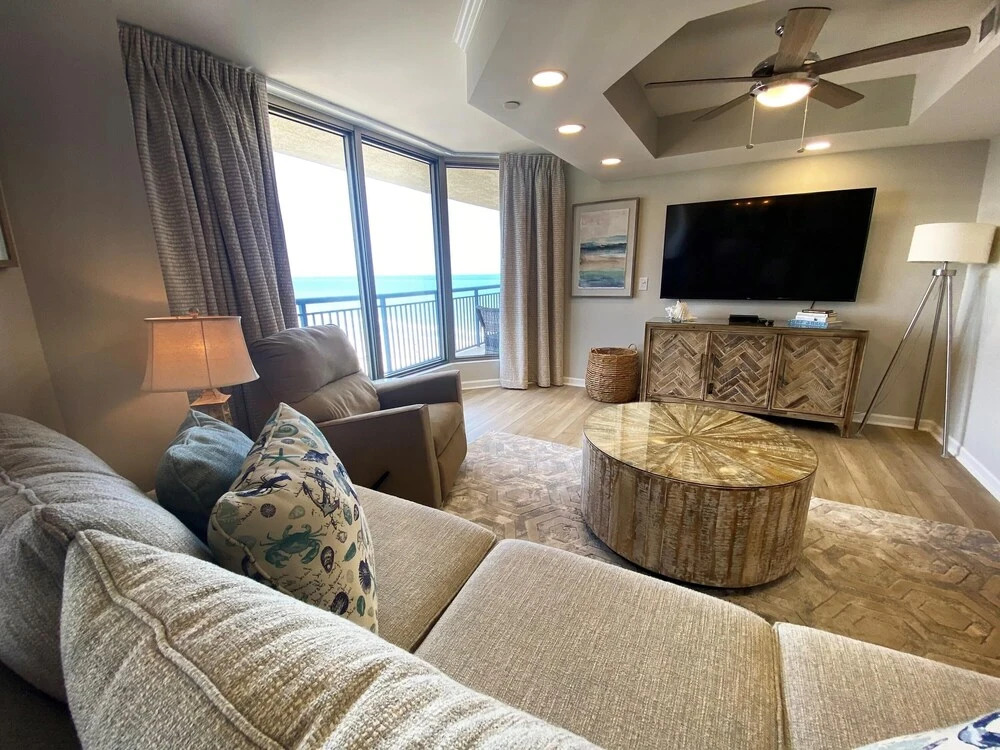 Kingston Residences 2 Bedroom Ocean View Condos