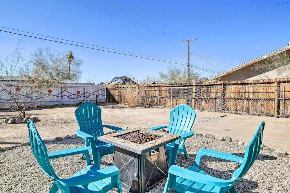 Cali Desert Oasis w/ Hot Tub + Mtn Views!