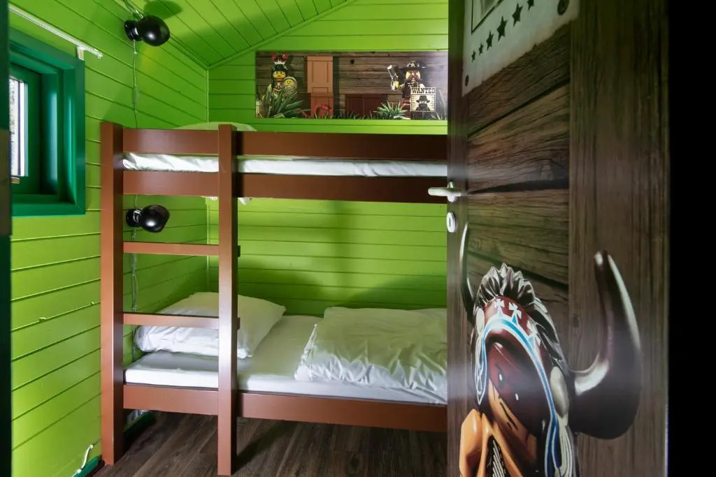 LEGOLAND Wilderness Barrels & Cabins