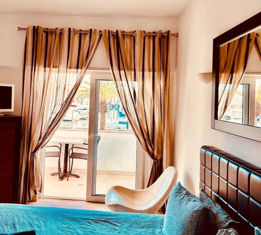 Lagos Marina View Apartment Near Beaches and Shops