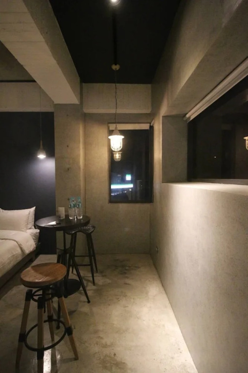 Come Sit Hostel