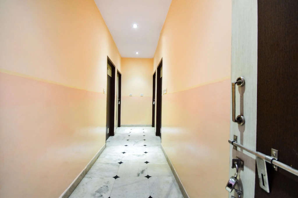 OYO Flagship 62492 Hotel Royal Residency