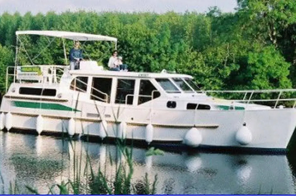 Bateaux - Pavillon Saône