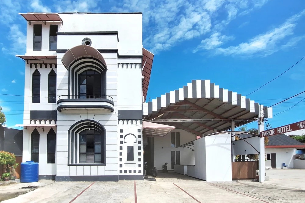 Urbanview lovetel Near Jalan Sudirman
