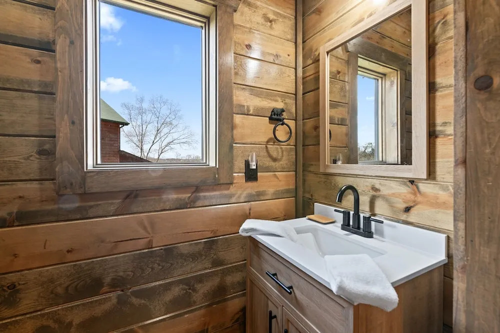 Mountain Retreat w/ Hot Tub & Games! Sleeps 10!