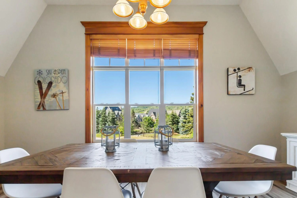 220 Snowbridge w/ Free Shuttle to Village