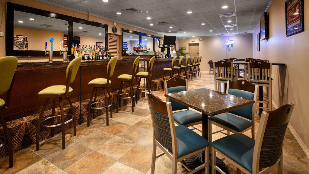 Best Western Crossroads Inn