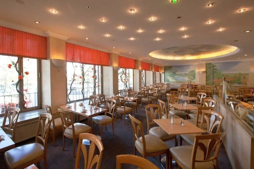 Hotel Rotkreuzplatz