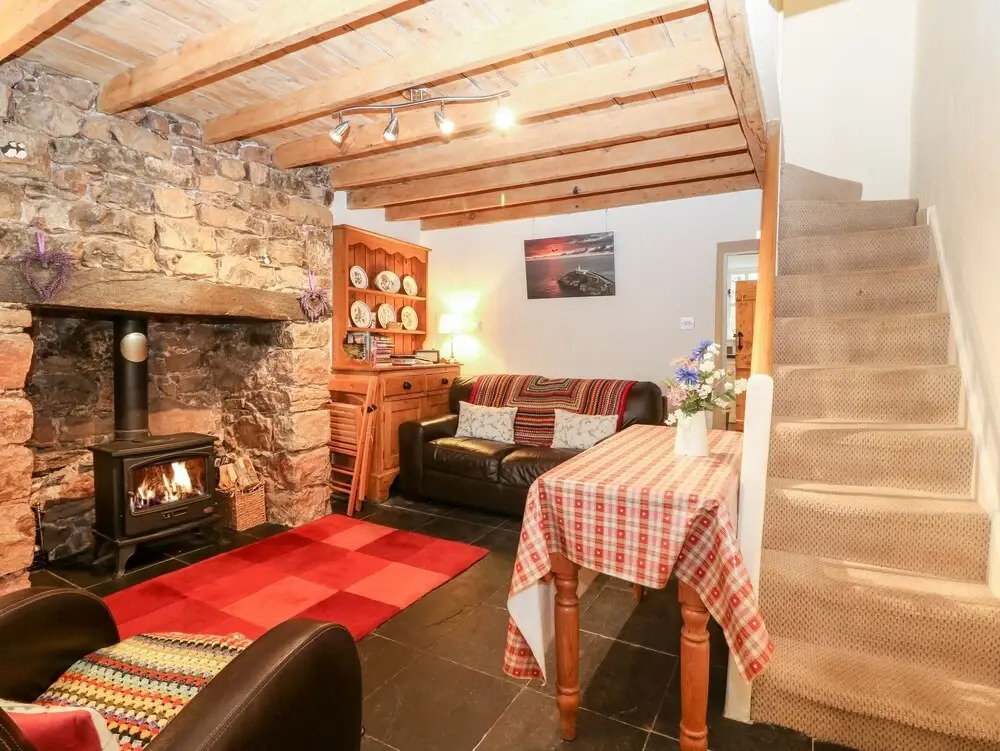 White Lilac Cottage