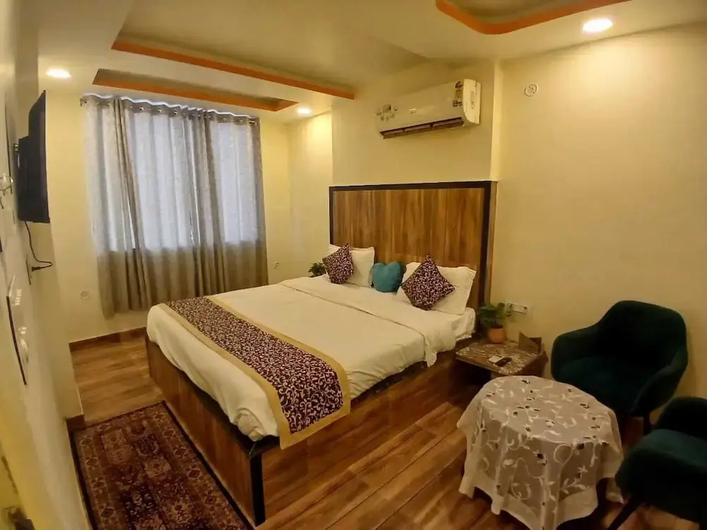 Pragati Hotel