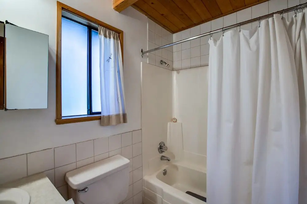 53MBR - Hot Tub - Wi-Fi - Sleeps 6