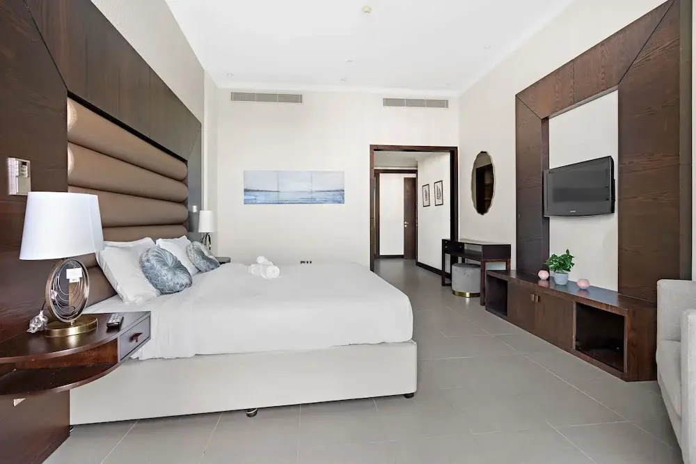 WelHome - Deluxe Apartment With Panoramic Sea Views