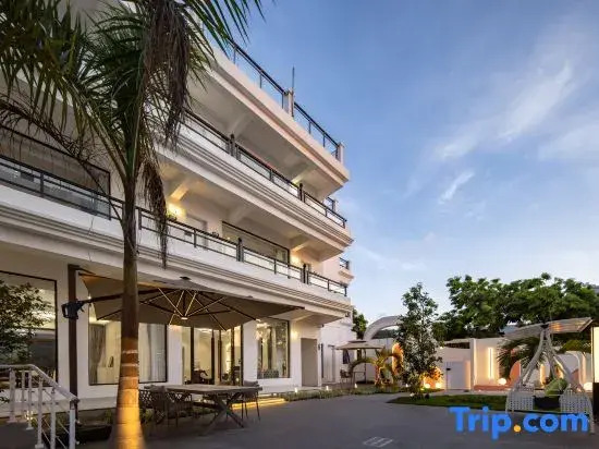 Sanya Haishi Pool Design Homestay (West Island Tourist Scenic Area)