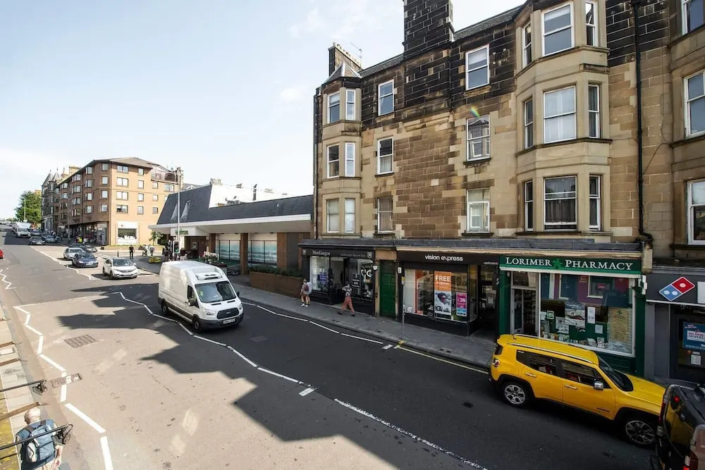 Spacious And Beautiful 2Br Flat In Morningside