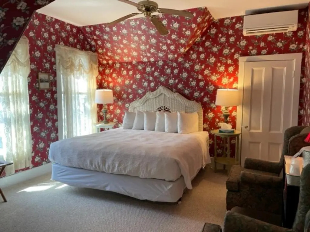 Central House Inn