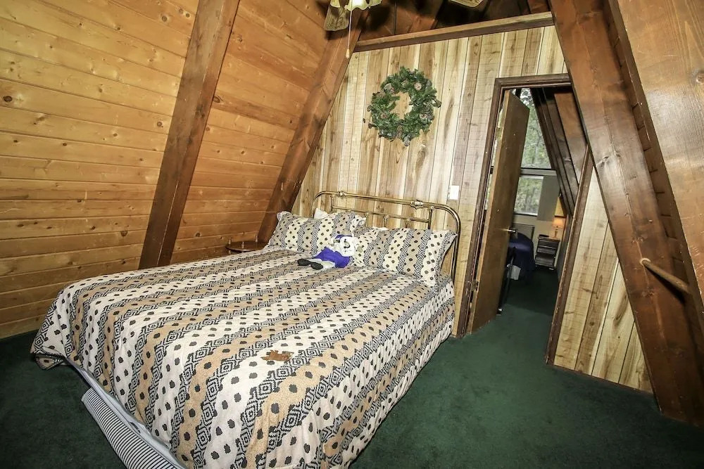 A Ski View - 2 Br home by RedAwning