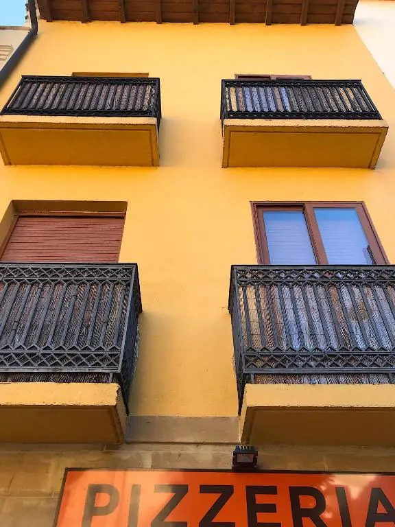 Hostal JP y Estudios