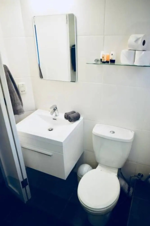 Elegant 1 Bedroom Apartment in Gardens