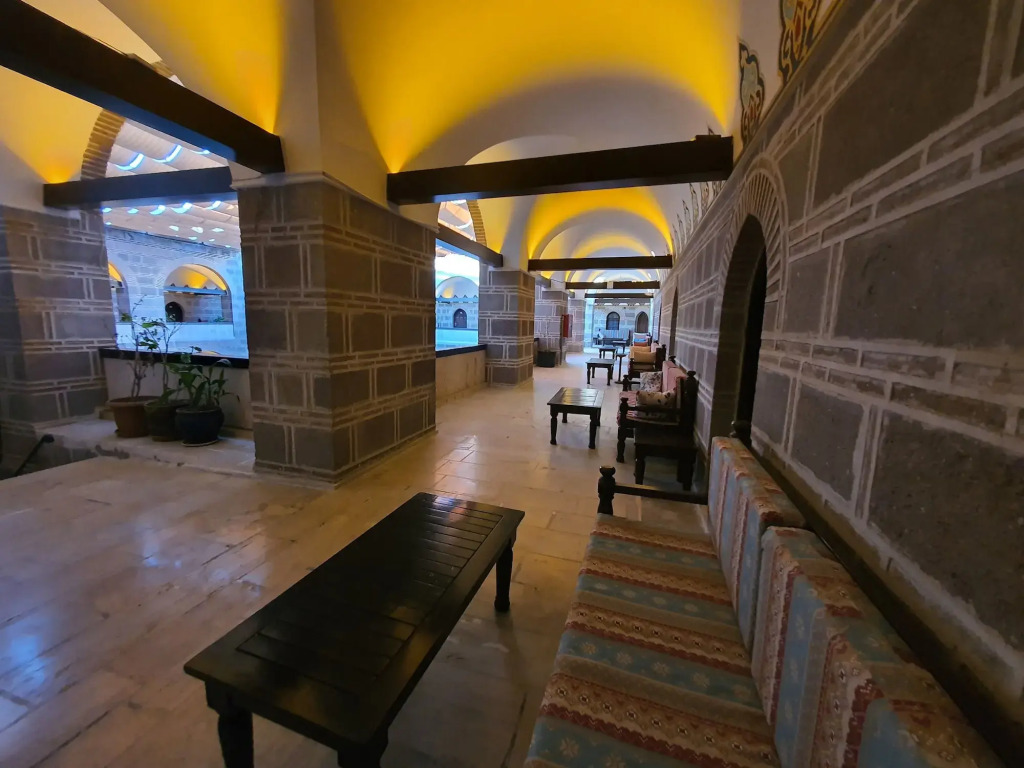 Cesme Kanuni Kervansaray Historical Hotel