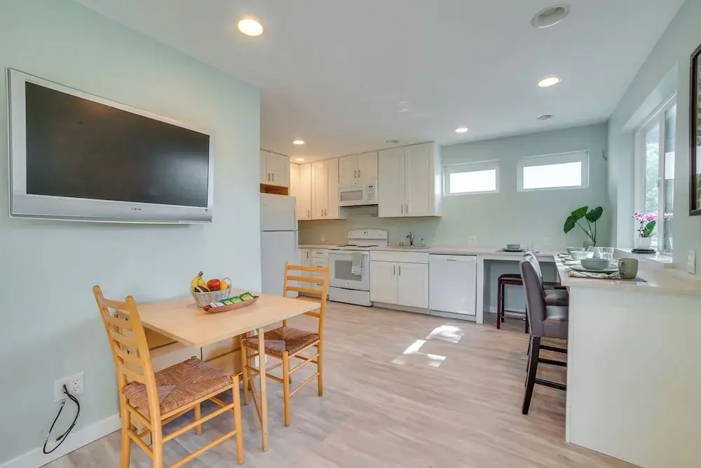 Bellevue Abode: Balcony, 13 Mi to Downtown Seattle