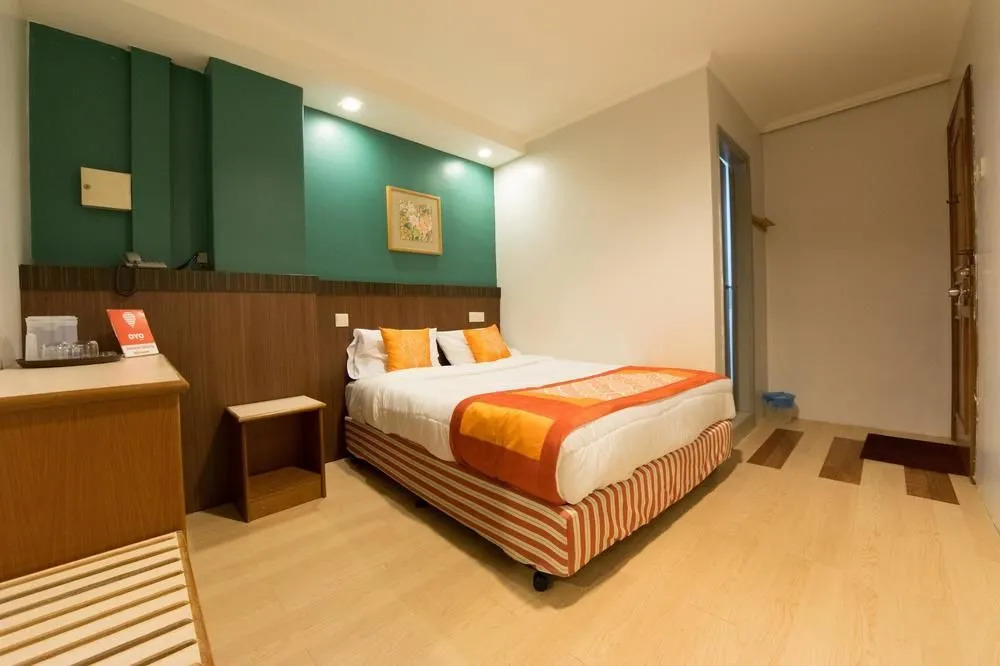 OYO 111 Hotel China Town Inn