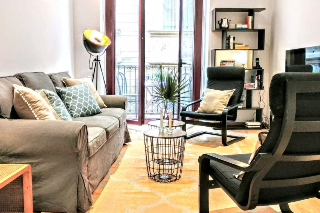 La Rambla spacious 3BR monthly rental - Parsifal
