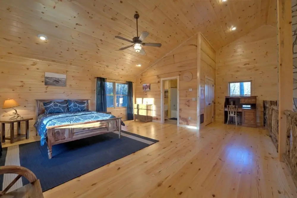 Pony Express - 2 Br Cabin