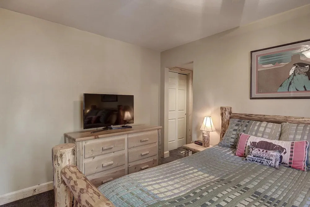 1986 Starfire Townhomes 3 Bedrooms 3 Bathrooms Condo