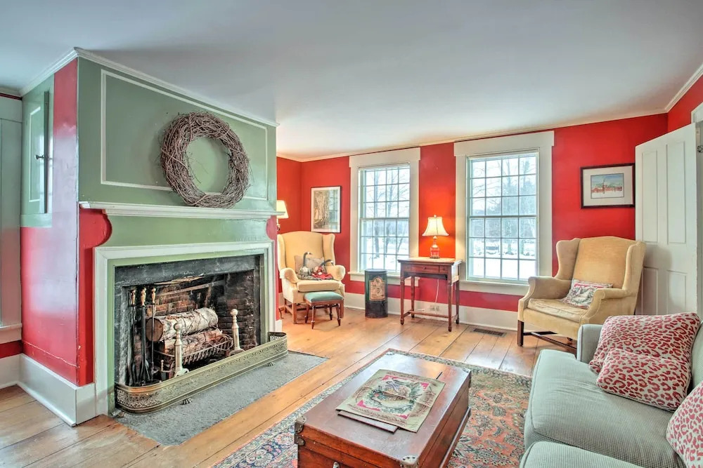 Historic Bradford Home - 8 Mi to Mount Sunapee!