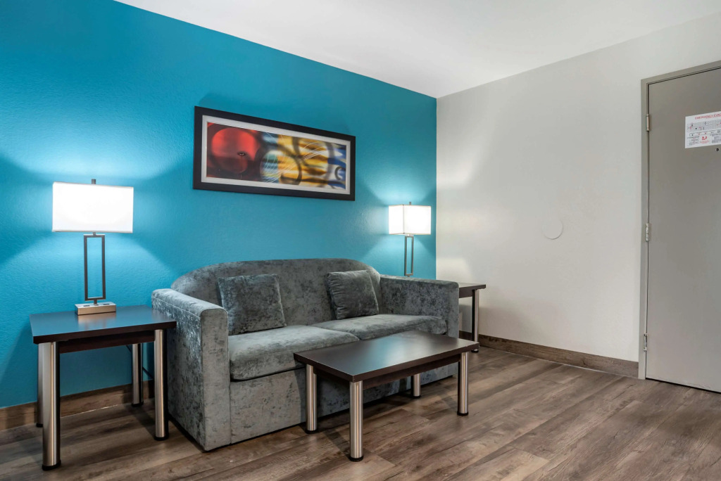 Best Western Carlton Suites