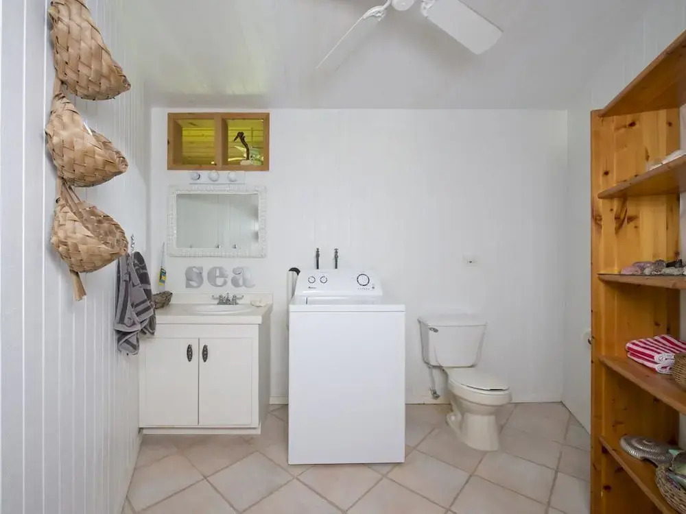 Poponi Cottage Paradise: Pink Sand Retreat