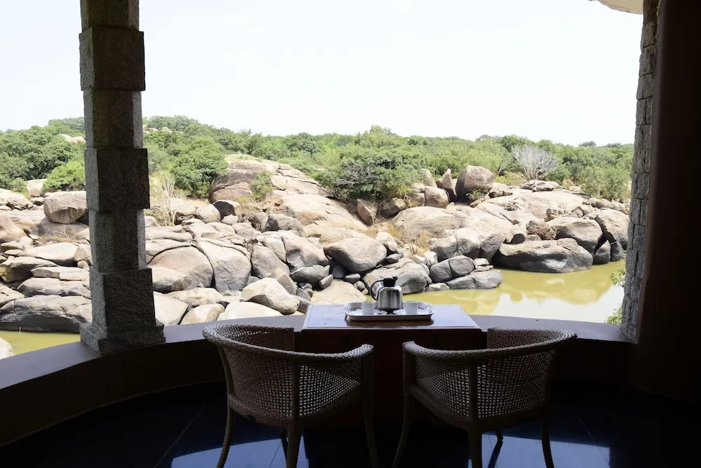 Hampis Boulders Resort