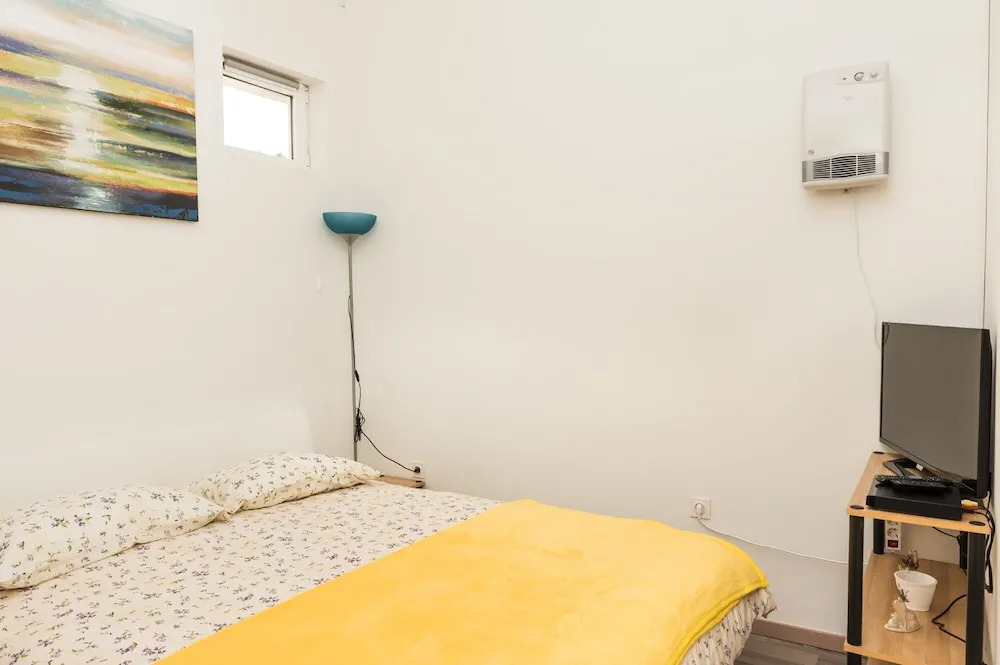 Comfortable Classy Apartment Close to Znjan Beach