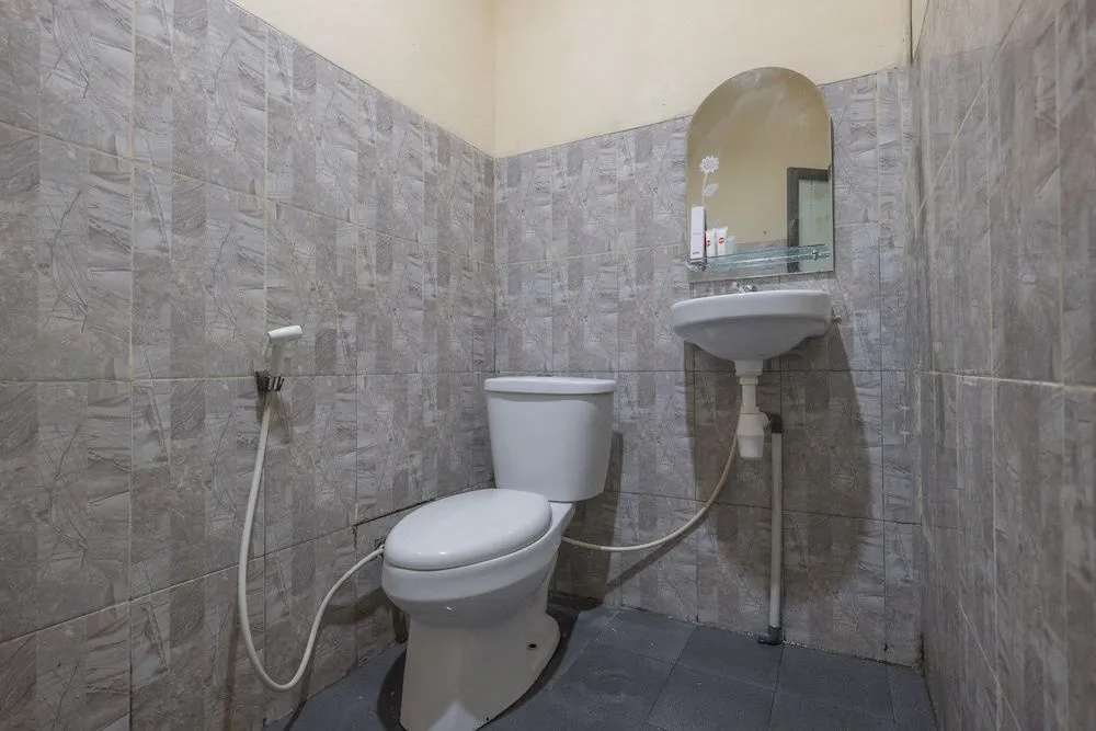 OYO 1075 Rumah Indah Losari Inn